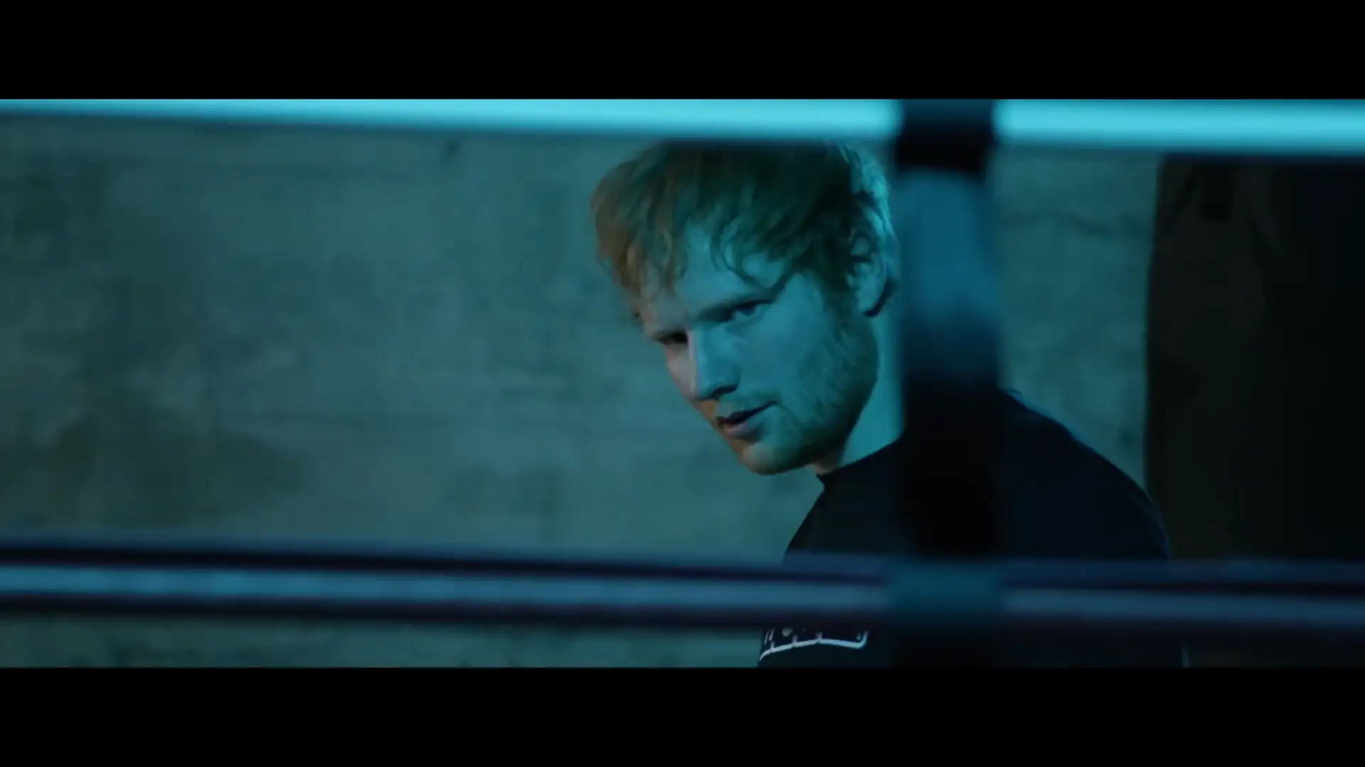 Ed Sheeran - Shape of You (Official Music Video)